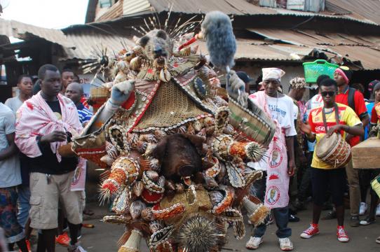 "Cutting Grass devil", masquerade costume by Abdoulaye “Taylor” Kamaru, Oju Feray Cultural Ordehlay Society, Freetown, December 26, 2017. Photo by Amanda Maples.